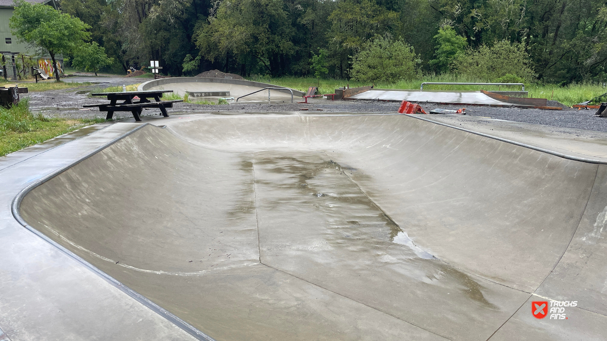 Creekside park skatepark